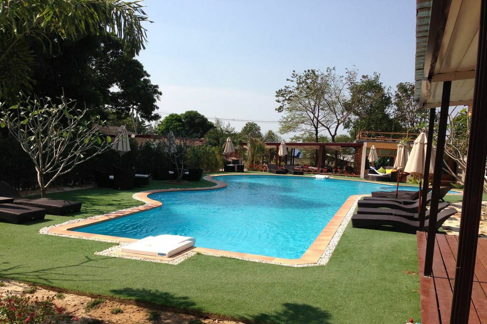 Check In And Chill Out Hotel Ban Laem Sok Eksteriør billede