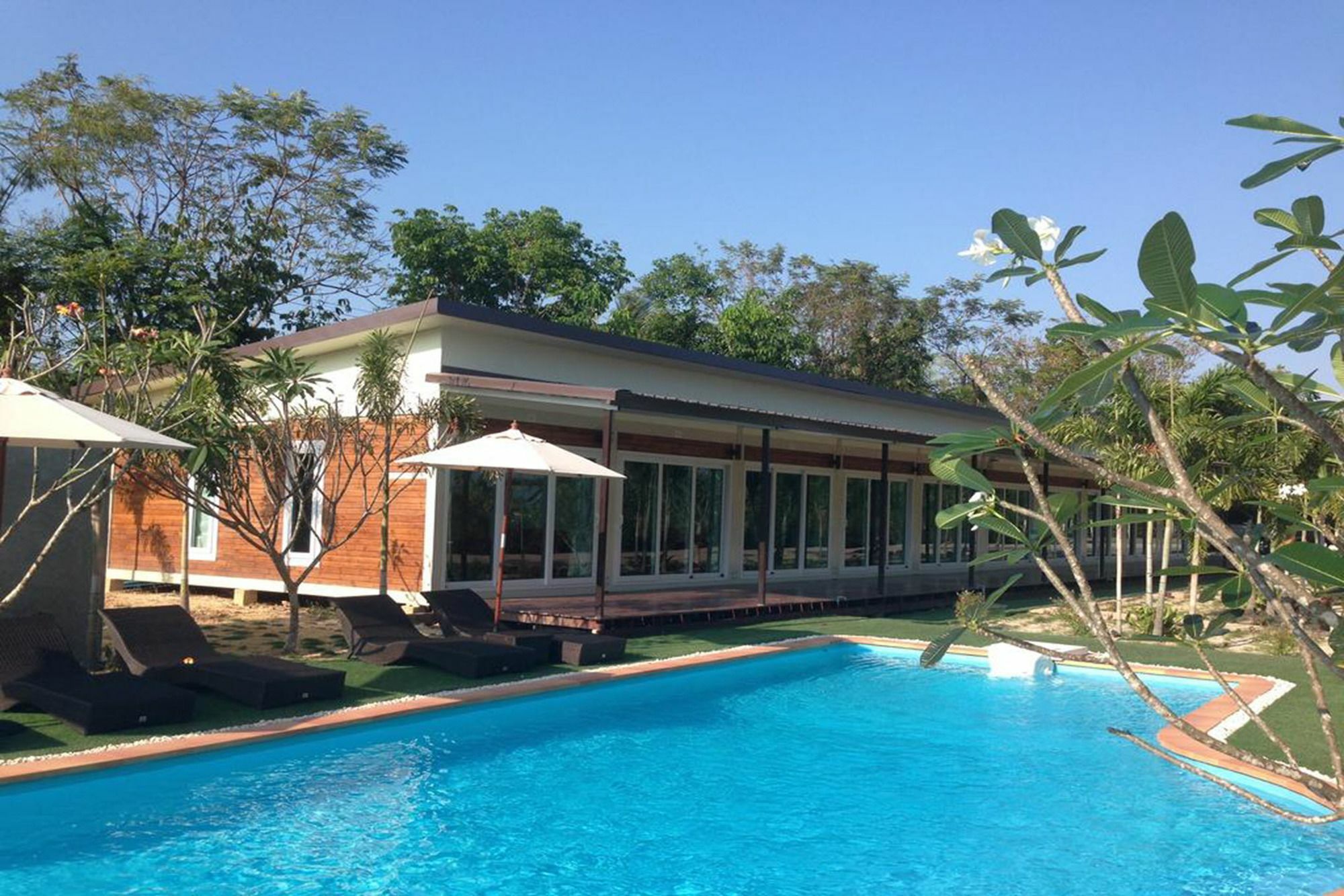Check In And Chill Out Hotel Ban Laem Sok Eksteriør billede